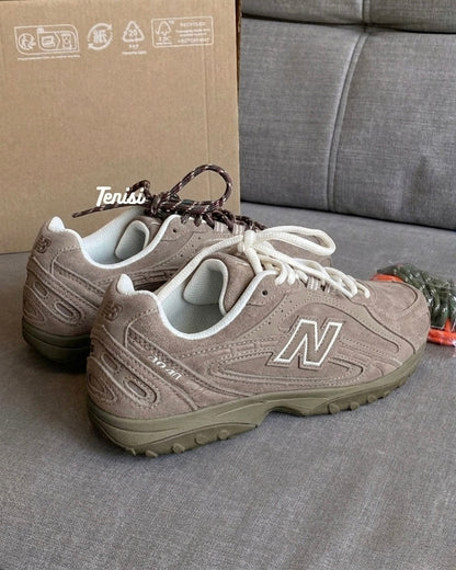 New Balance 204L “ Brown”