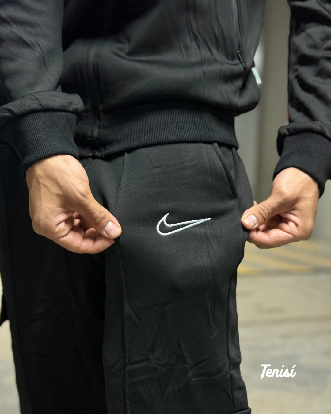 Conjunto Nike con Balaclava