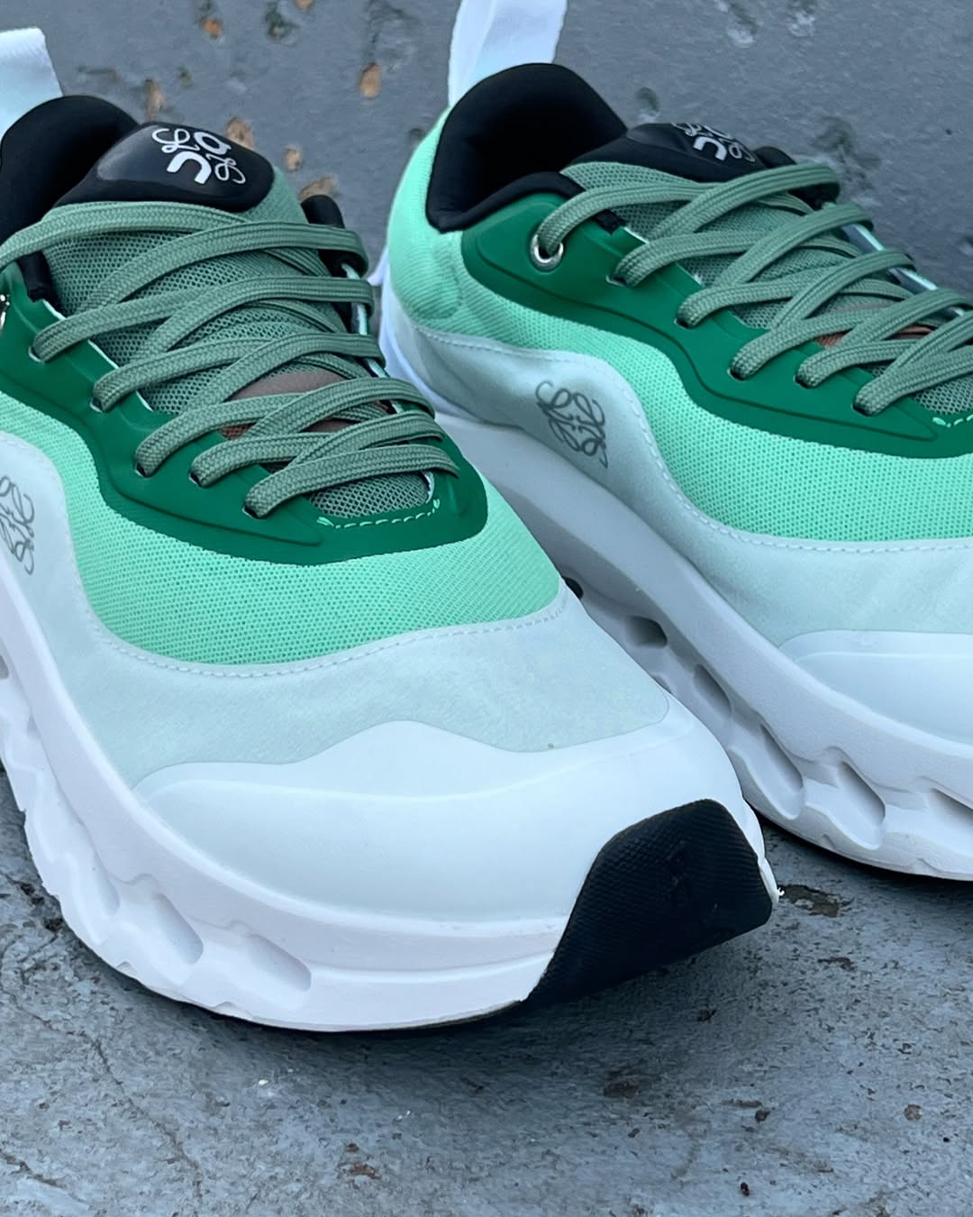 On Running Cloudtilt 2 x  Loewe  "Green/White"