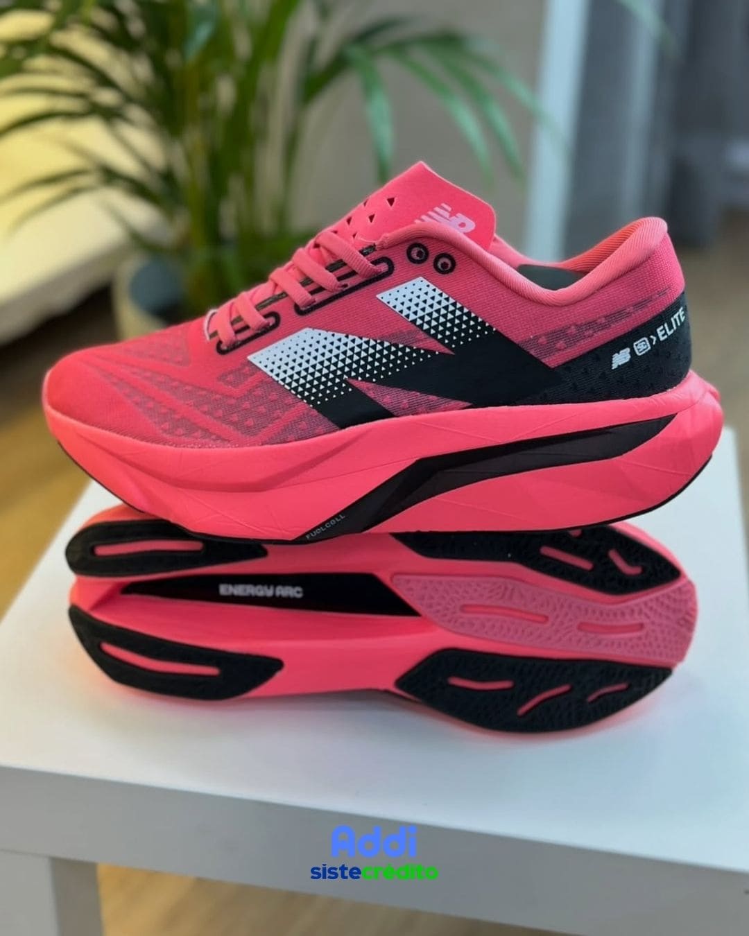 New Balance FuelCell Rebel V4 Pink