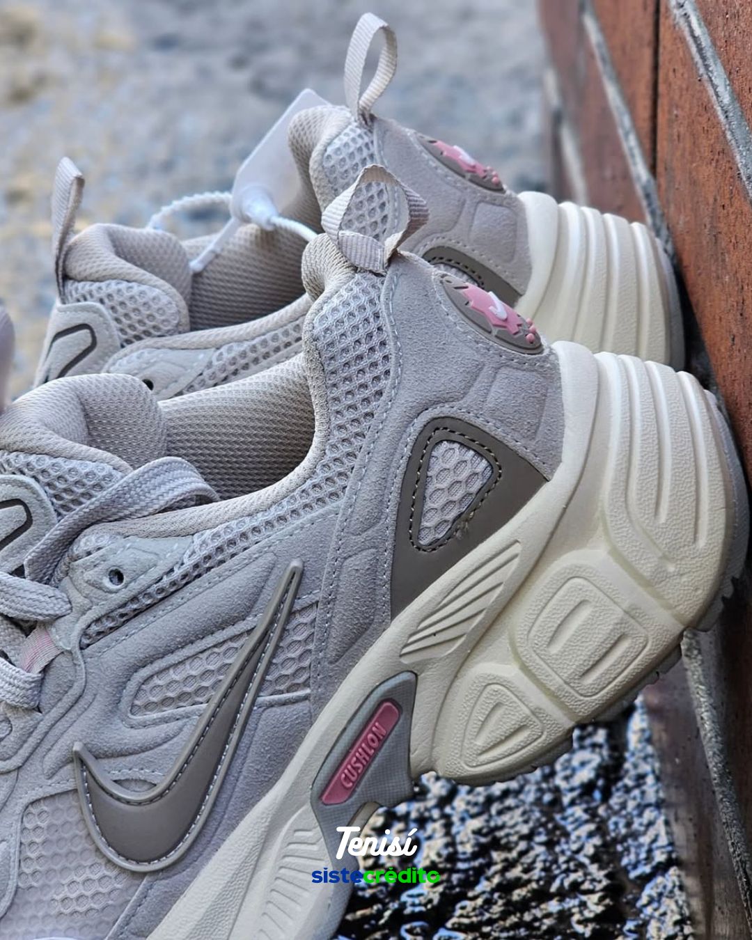 Nike V5K Beige